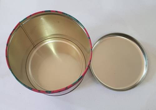 Woolworths 1kg biscuit tin as per photos