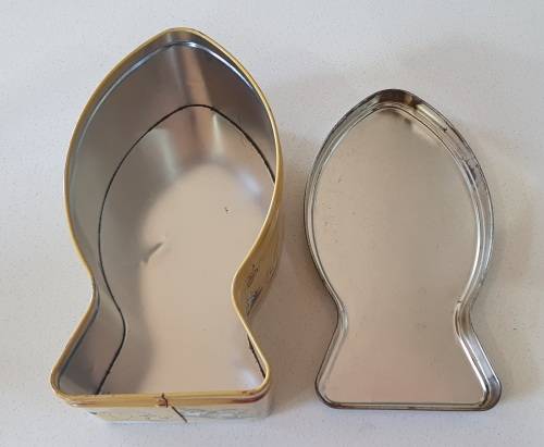 Nibbles fish tin as per photos