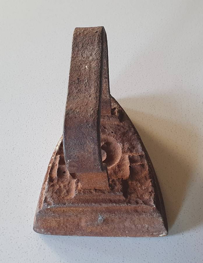Vintage cast iron, coal stove no.3 RF clothing Sad Iron as per photo