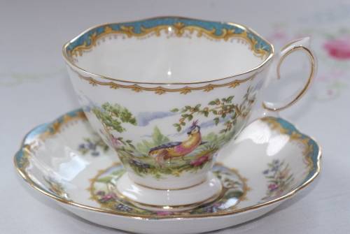 Royal Albert Chelsea Bird Tea duo