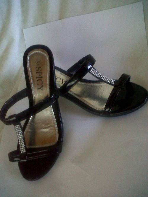 Gorgeous Black sandals with silver detail- Size 4