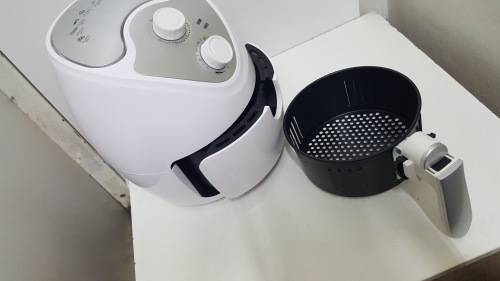 Black Friday Special!!! Air Fryer - 1300W White Air Fryer - XF-001 1300W White Air Fryer