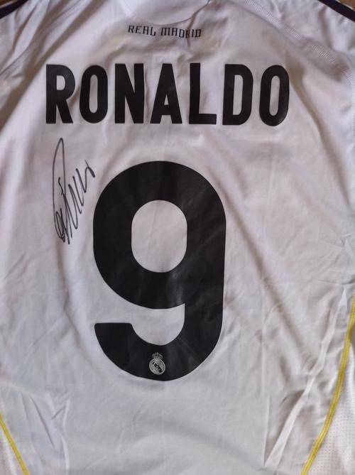 Cristiano Ronaldo signed Real Madrid 2009/10 home shirt