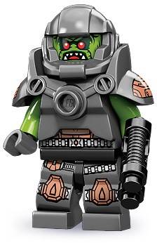 LEGO Series 9 - minifigure: Alien Avenger