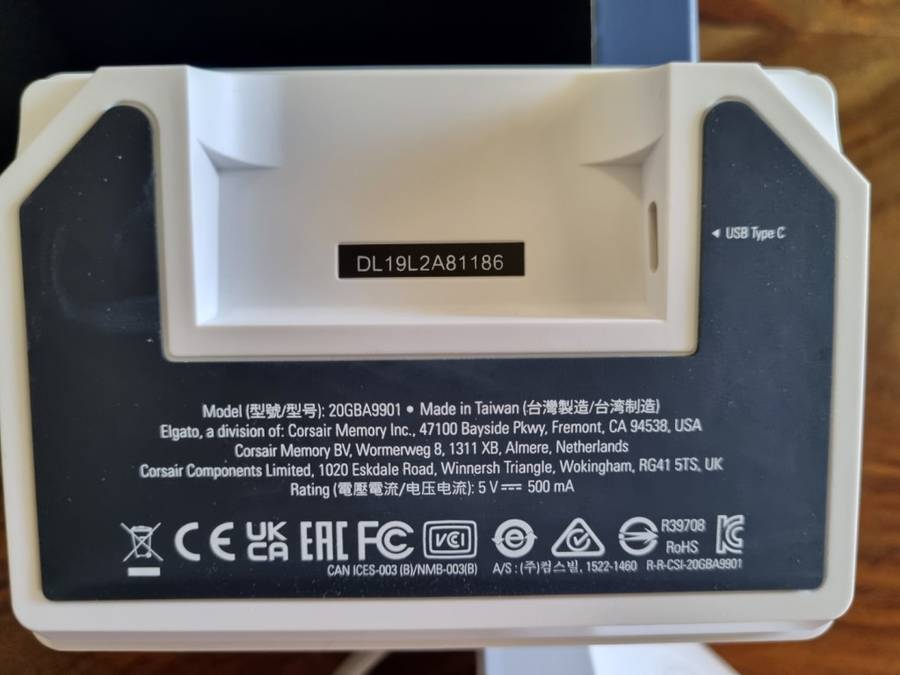 Elgato 10GBA9911 Stream Deck MK2 White 15-Key LCD USB Stream Controller Keyboard