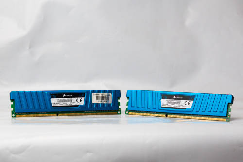 Corsair Vengance LP Blue 8GB DDR3 1600MHZ CML8GX3M2A1600C9B