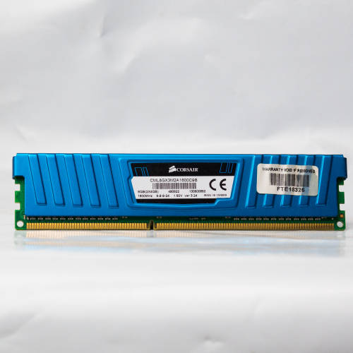 Corsair Vengance LP Blue 8GB DDR3 1600MHZ CML8GX3M2A1600C9B