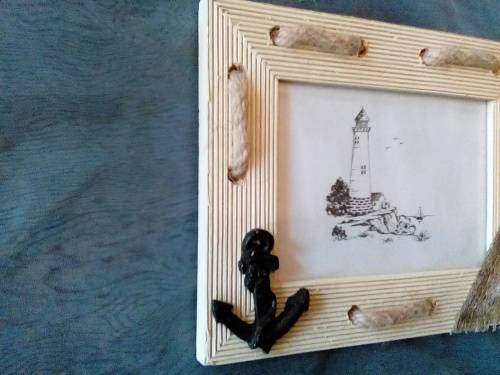 THIS IS SUCH A STUNNING WOODEN SEA THEMED PHOTO FRAME - BEAUTIFUL PIECE!!!!