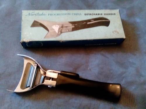 LOOK AT THIS STUNNING OLD NORITAKE DETACHEBLE HANDLE - COLLETERS PIECE!!!!