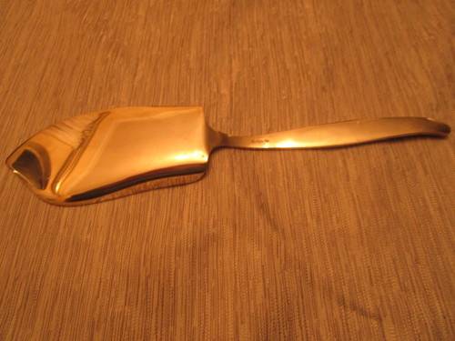 LOOK AT THIS STUNNING SILVER? FISH SERVING DISHER - SUCH AN EXQUISITE PIECE!!!!