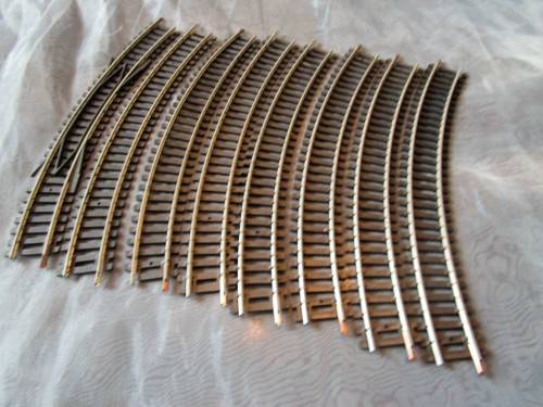 I HAVE A JOB LOT OF 8 x ''LIMA HO'' SCALE SHORT CURVED TRACKS - SUCH COLLECTABLE PIECES!!!!