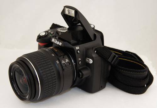 NIKON D60 DSLR Camera with lens - Only 3,489 shutter releases