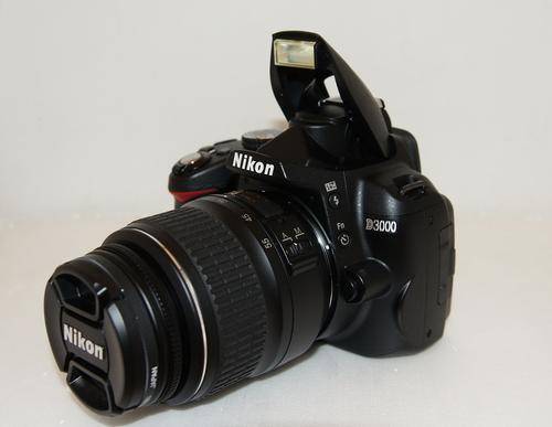 Nikon D3000 with 18-55mm Lens (Only 5,440 shutter actuations)