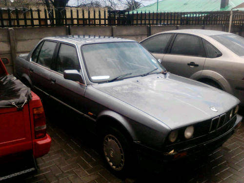 The LEGENDARY BMW E30 316i