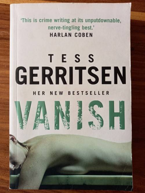 Vanish (Rizzoli and Isles #5) by Tess Gerritsen - Large Softcover