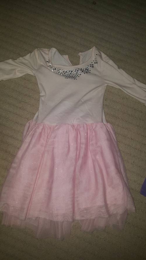 Beautifull Dress 7 to 8 fits up to 9 years