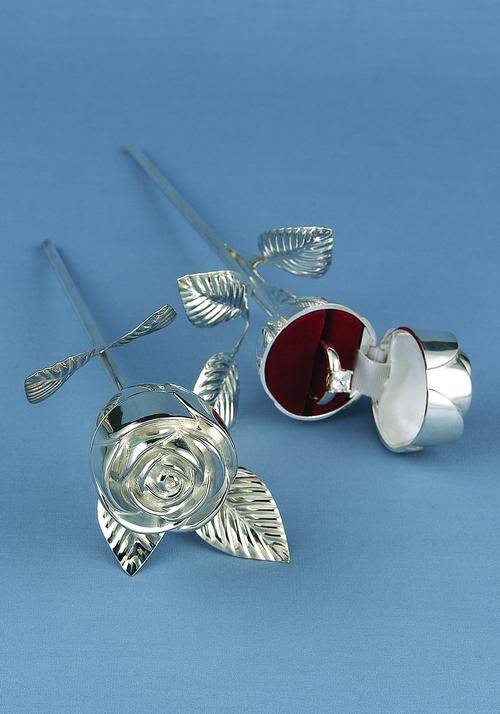 Wedding Favours, Gifts and Decor. Rose Ring Box.