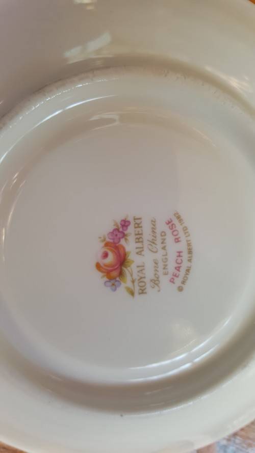 ROYAL ALBERT peach rose