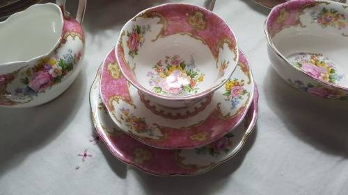 ROYAL ALBERT lady Carlyle