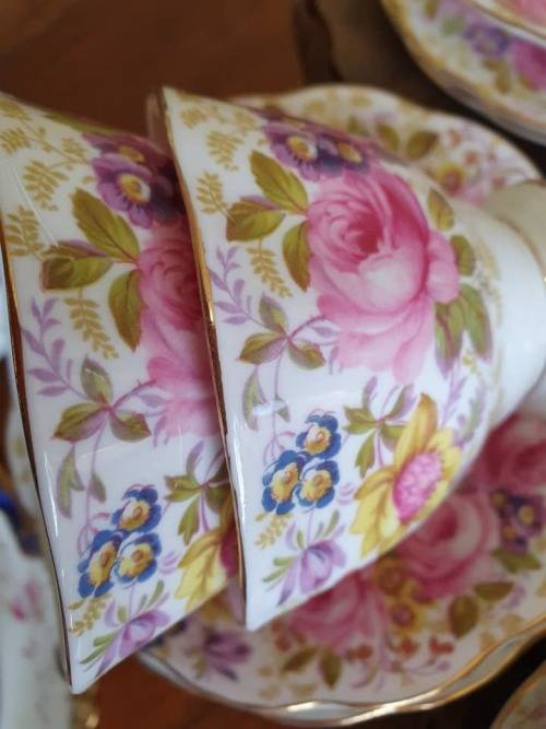 ROYAL ALBERT SERENA TRIO