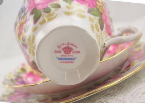 ROYAL ALBERT SERENA TRIO