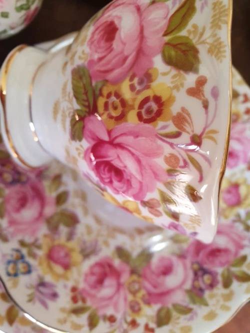 ROYAL ALBERT SERENA TRIO