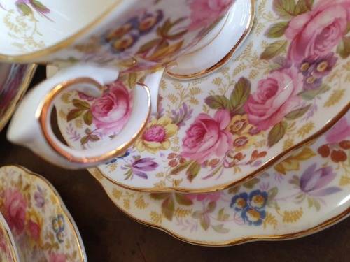 ROYAL ALBERT SERENA TRIO