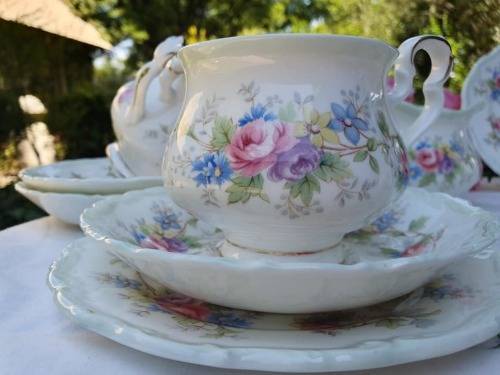 royal albert COLLEEN TEA trio nr1