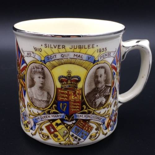 Vintage H.M. Queen Mary and H.M. King George V Silver Jubilee (1910-1935) Mug