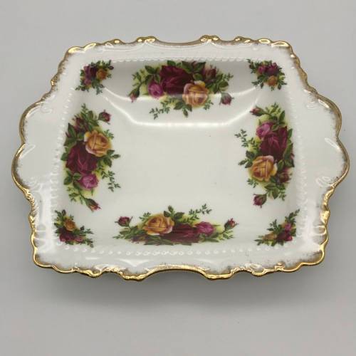 Pretty Collectable Royal Albert 'Old Country Roses' Dish