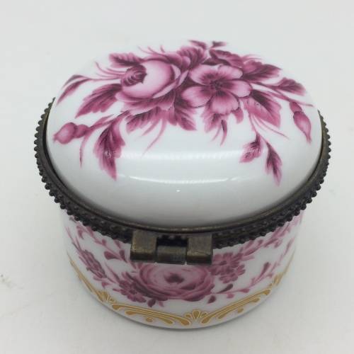 Lovely Porcelain Vintage Trinket Box