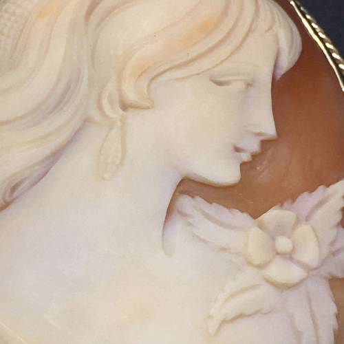 Early 9ct Gold large Cameo Brooch or Pendant