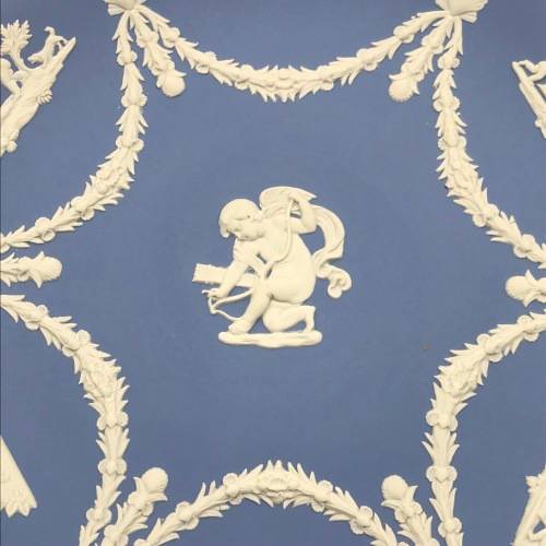 Attractive Wedgwood `Cherubs` Cabinet Plate