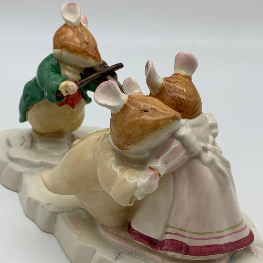 Large R/Doulton Brambly Hedge Figurine (Ltd. Edition - The Ice Ball)