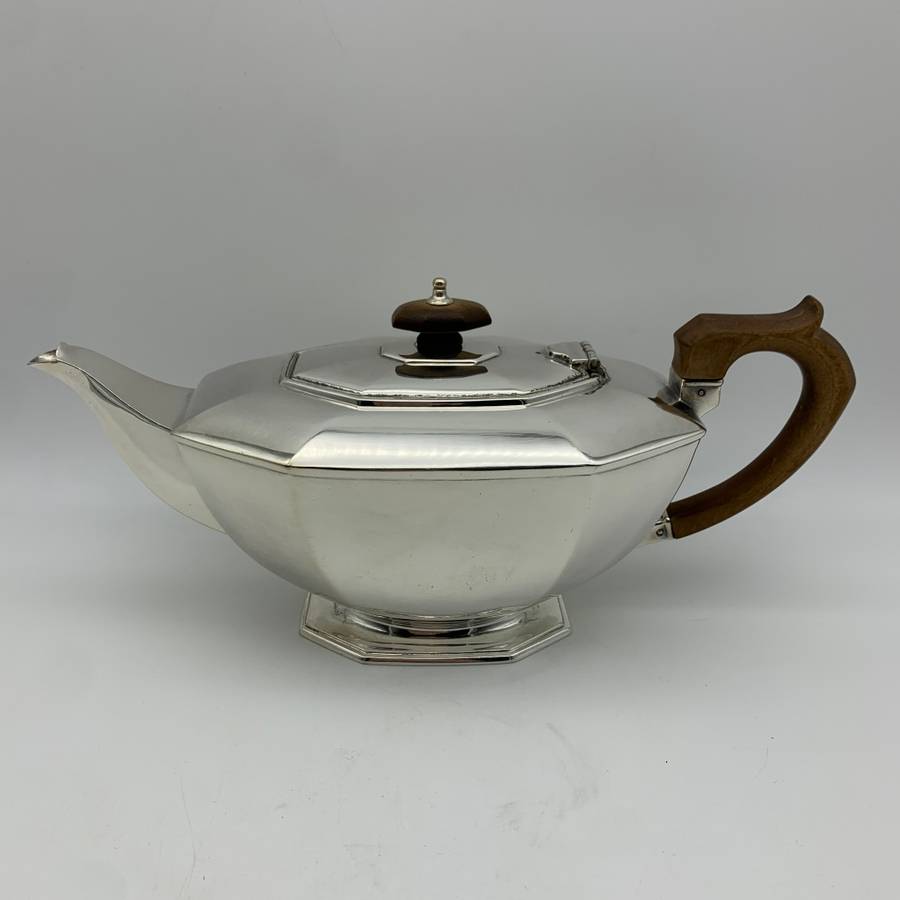 Lovely Quality `Art Deco` Tea & Coffee Pot Pair