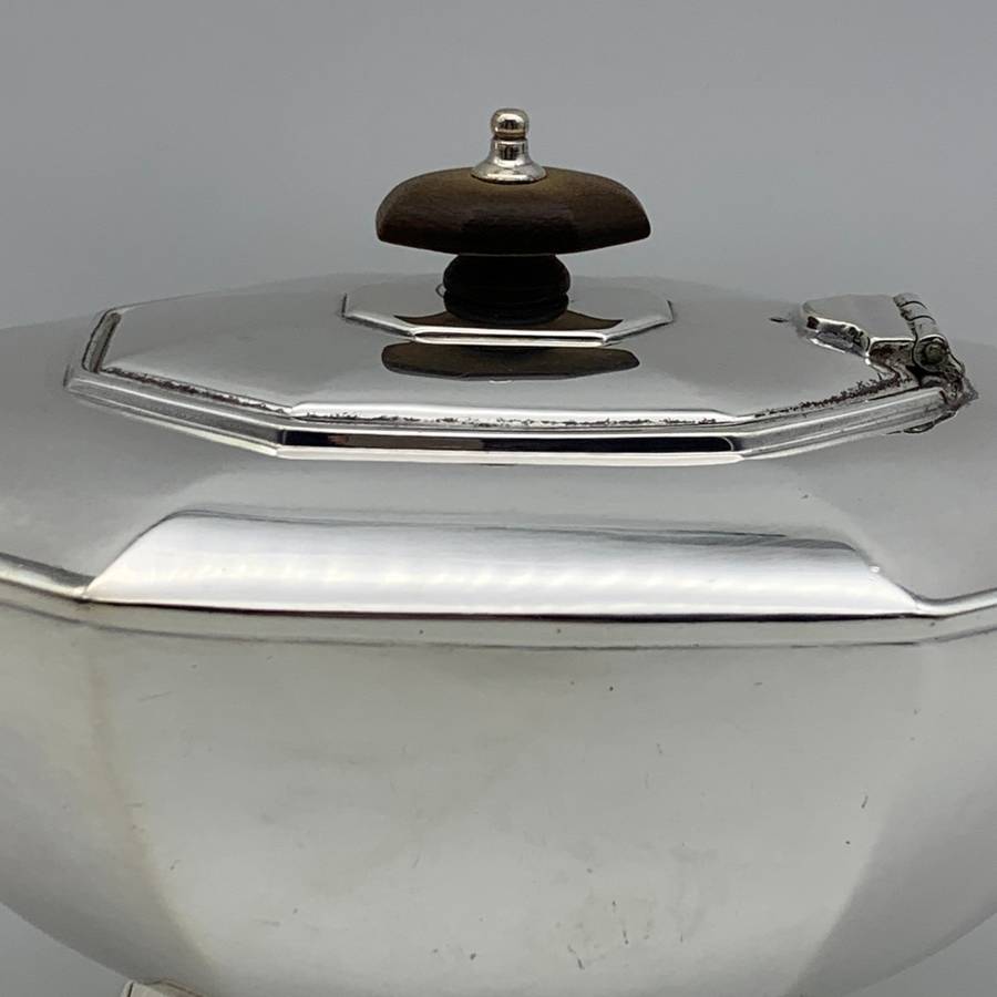 Lovely Quality `Art Deco` Tea & Coffee Pot Pair