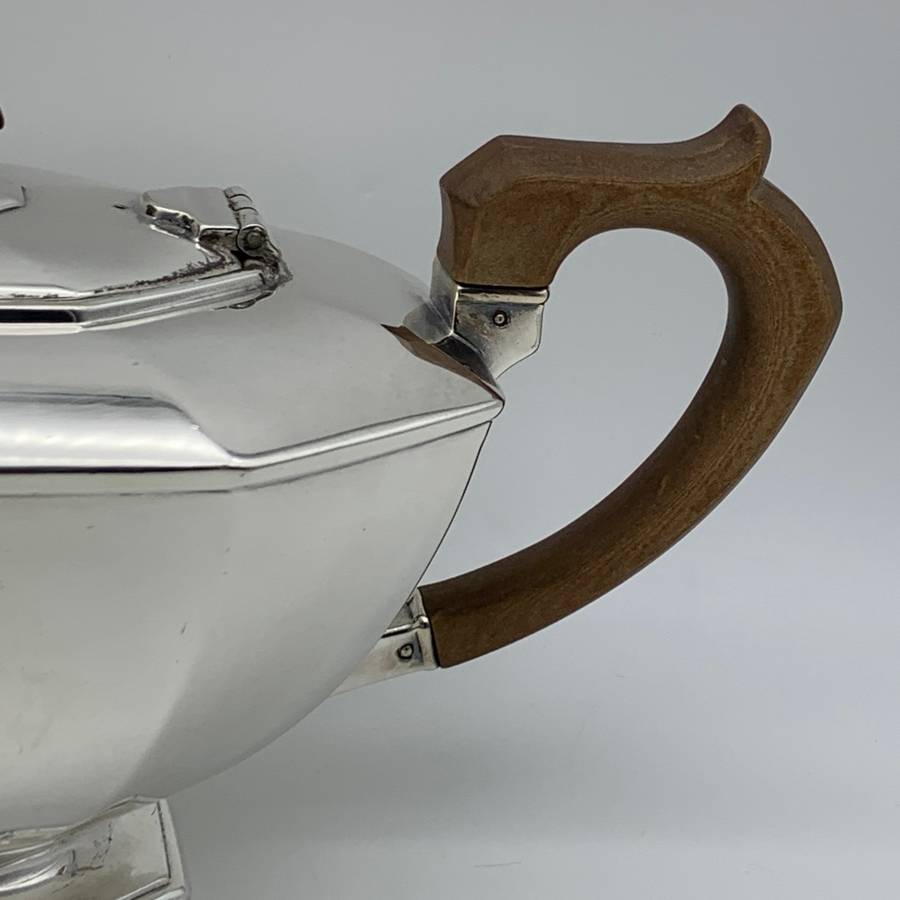Lovely Quality `Art Deco` Tea & Coffee Pot Pair