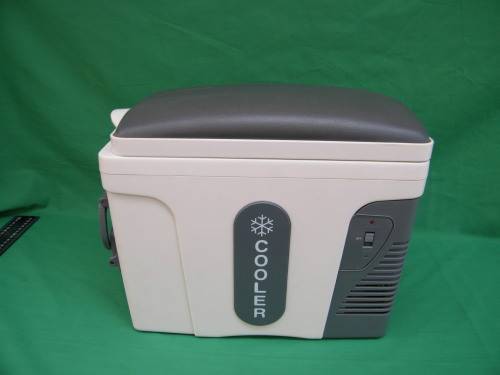 Mini Car Cooler Box, 12V DC (Cooler and Warmer) (Parcel Type: M&B) (Price Reduced)