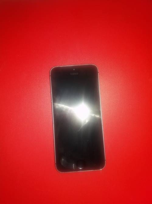iPhone 5S 16gig **Read Description**