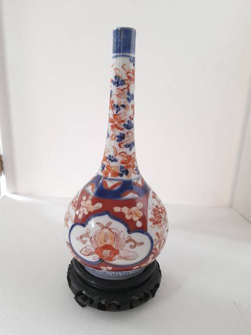 IMARI VASE