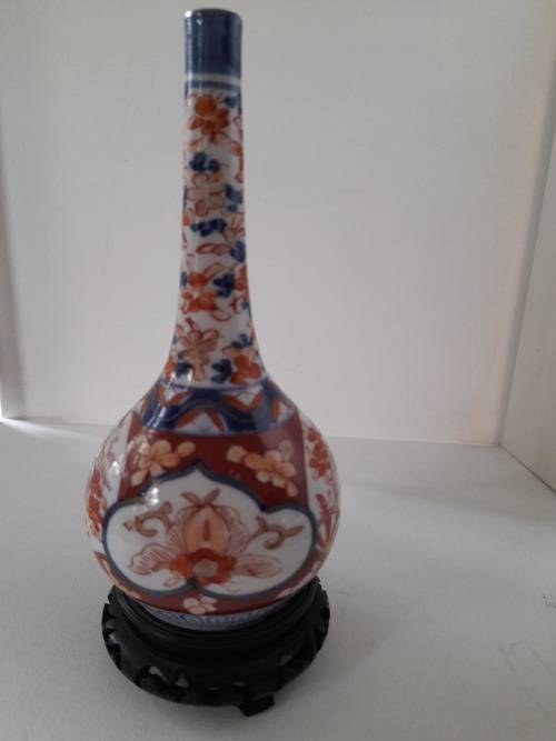 IMARI VASE