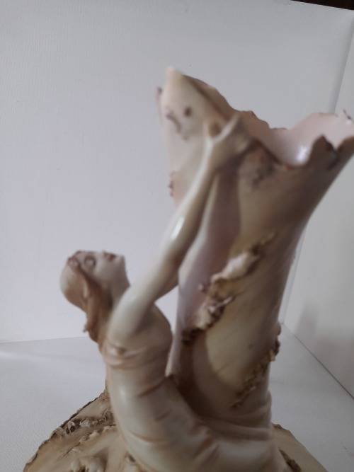 PORCELAIN VASE