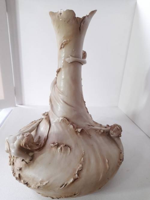 PORCELAIN VASE