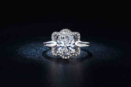 Stunning White Gold Filled Flower Ring With Simulated Diamond Size  6 US