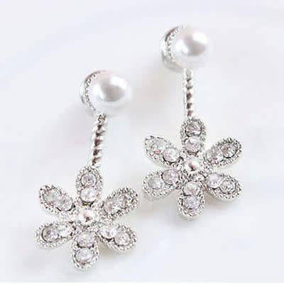 Lavish Pearl Rhinestone Dangle Five Leaves Flower Earrings (Silver)