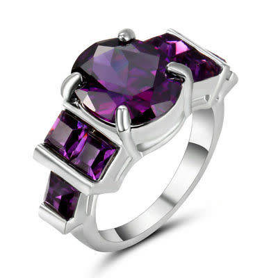 SUBLIME!! 10KT White Gold Filled Ring With  Purple Amethyst Crystal Size 6 US