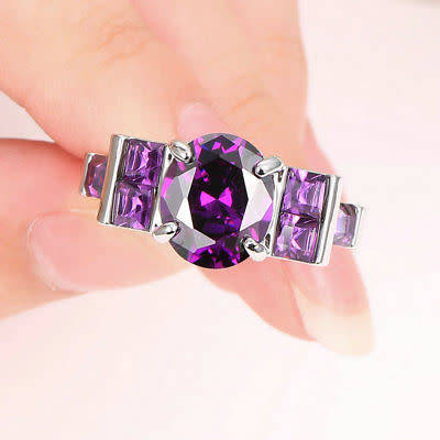 SUBLIME!! 10KT White Gold Filled Ring With  Purple Amethyst Crystal Size 6 US