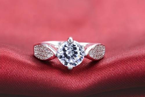 BRILLIANT!!  1.38ct Simulated Diamond Engagement Ring Size 6; 7 US