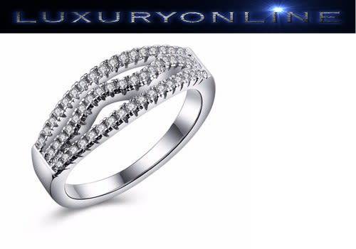 EXCUISITE!! Ring With Simulated Diamonds Size 6; 7; 8 US