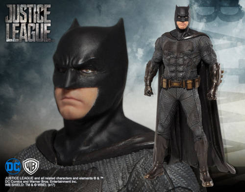 JUSTICE LEAGUE 1/10 Scale BATMAN ArtFX Figure -COLLECTOR'S ITEM